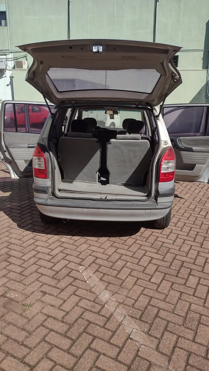 LOTE 005 - ZAFIRA