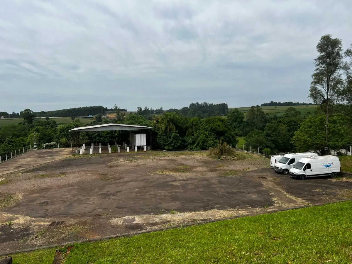 LOTE 001 - O imóvel localizado na Linha São Jacó, em Teutônia/RS. Sendo um área de terras com a superfície de 8.500m²