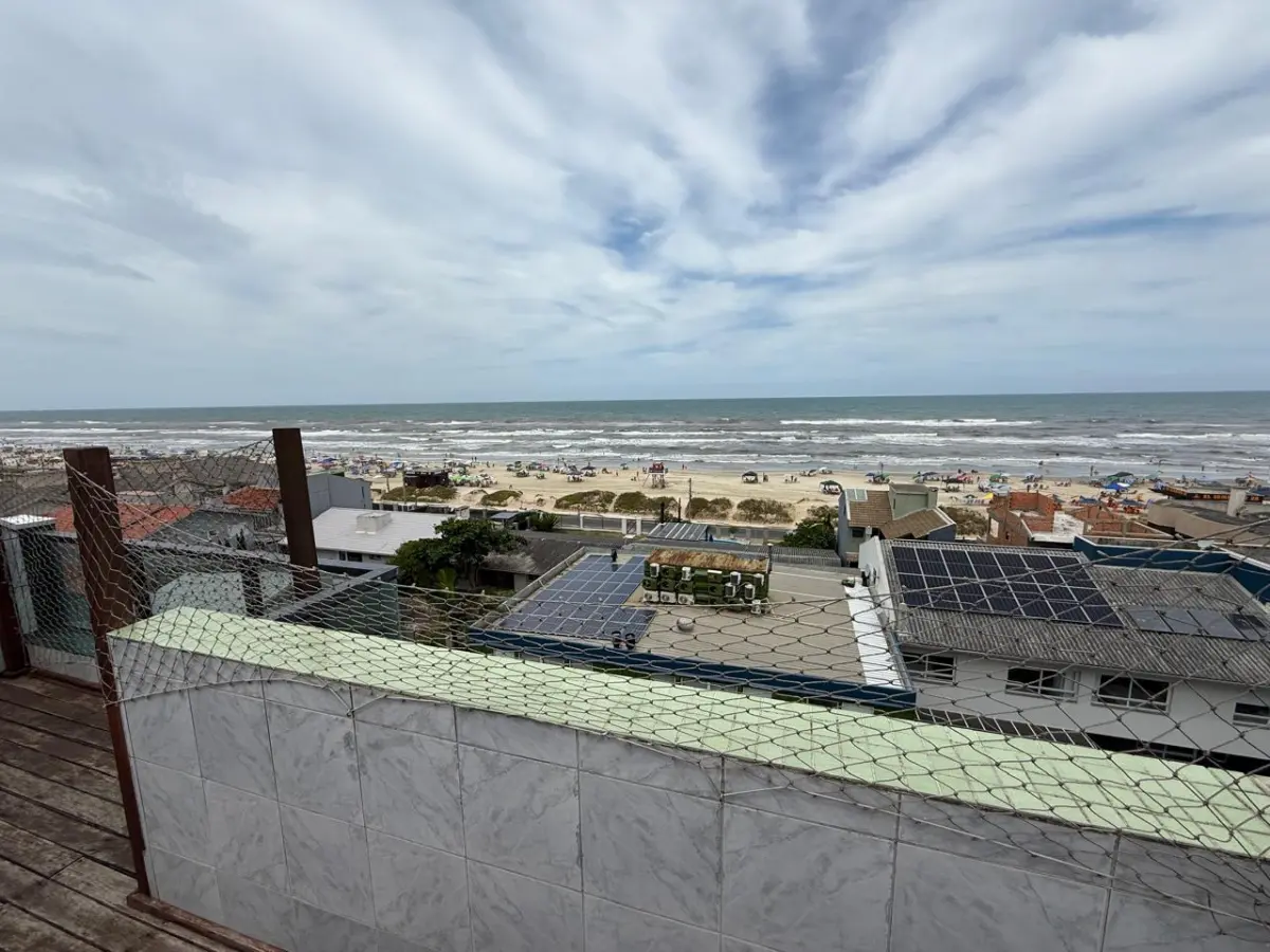 LOTE 002 - O apartamento nº 502 e o Box n° 19, do Edifício Residencial Bella Mare, situado à avenida Beira Mar, nº 1035, em Capão da Canoa/RS. (ATENÇÃO OS MOVEIS, AR CONDICIONADO, EQUIPAMENTOS, CORTINAS NÃO ESTÃO INCLUIDOS NO LEILÃO E SERÃO RETIRADOS APÓS O LEILÃO) DETALHES COM O LEILOEIRO