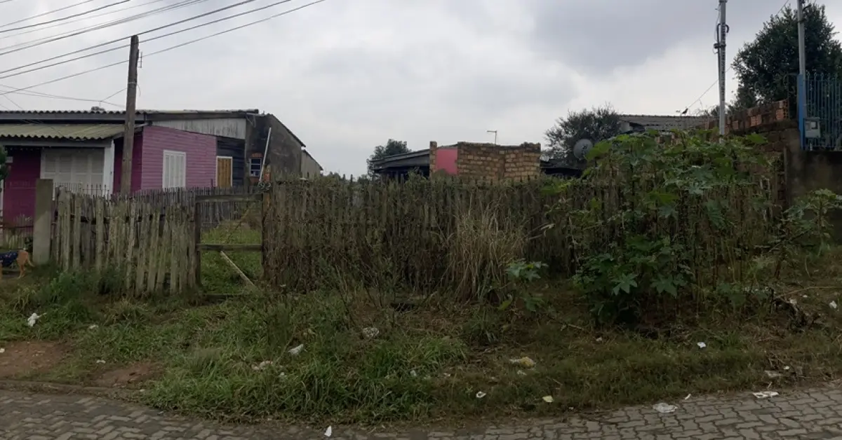 LOTE 024 - Um terreno constituído do lote número doze (12), da quadra número vinte e três (23)