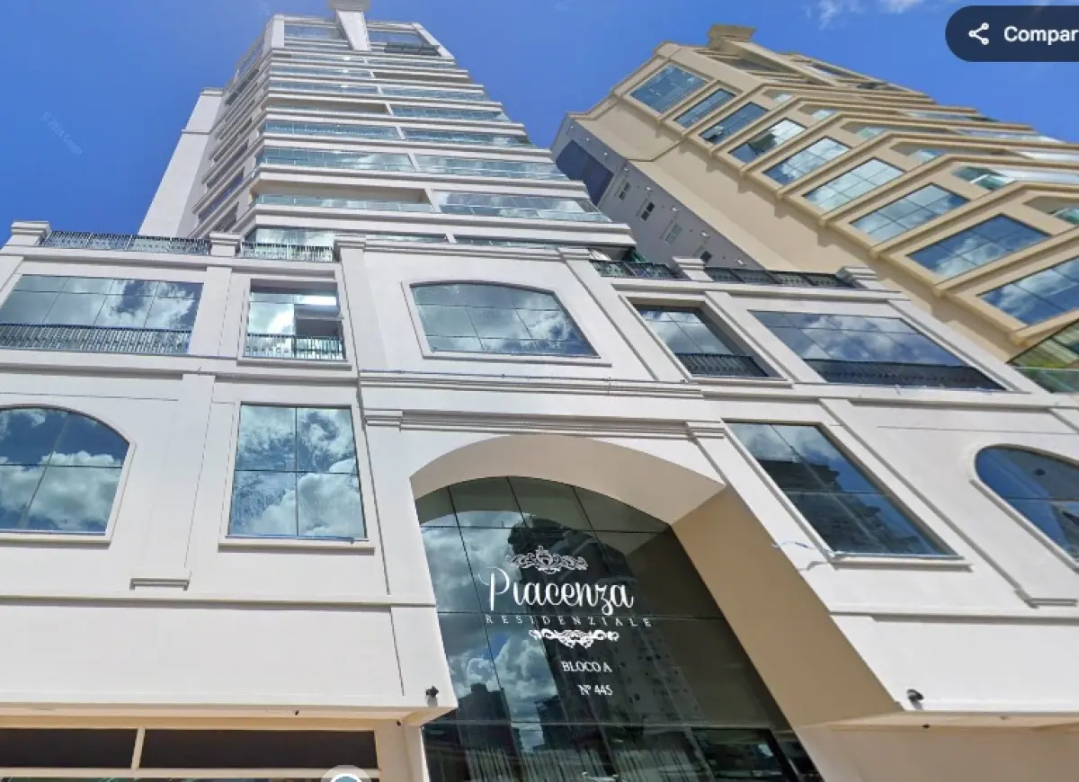 LOTE 002 - ITAPEMA Apartamento nº 1001 da Torre B do Condomínio Piacenza Residenziale, contendo área privativa de aproximadamente 125,00m². Vaga de garagem dupla de nº 32