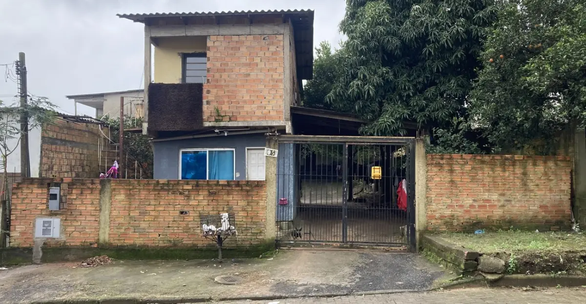 LOTE 071 - Um terreno constituído do lote número nove (9), da quadra número vinte e quatro (24)