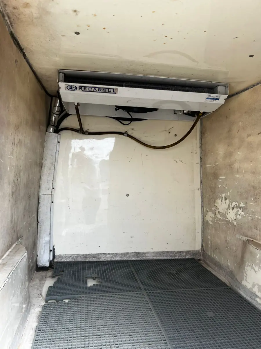 LOTE 005 - O veículo Fiat Fiorino Furgão EVO 1.4 Flex 8v 2p. Ano 2016