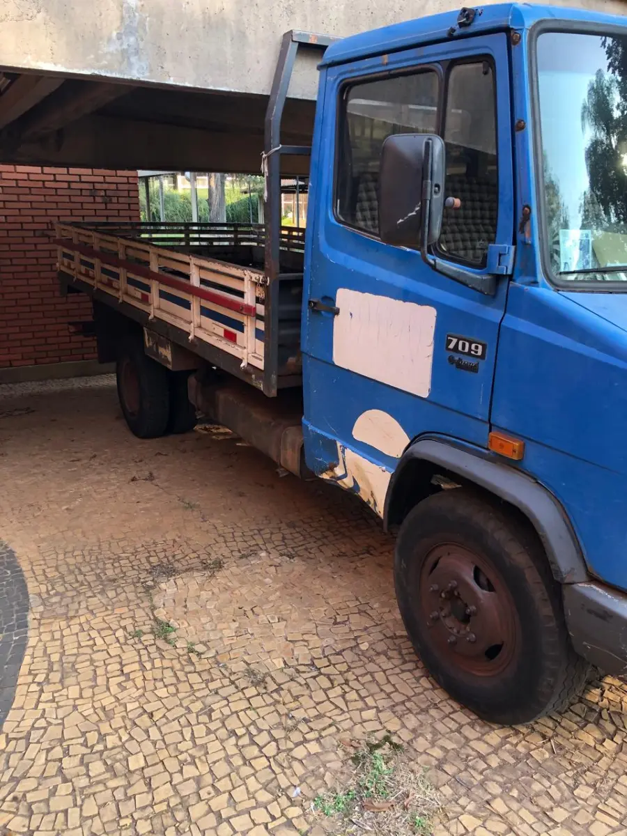 LOTE 013 - CAMINHÃO M. BENZ