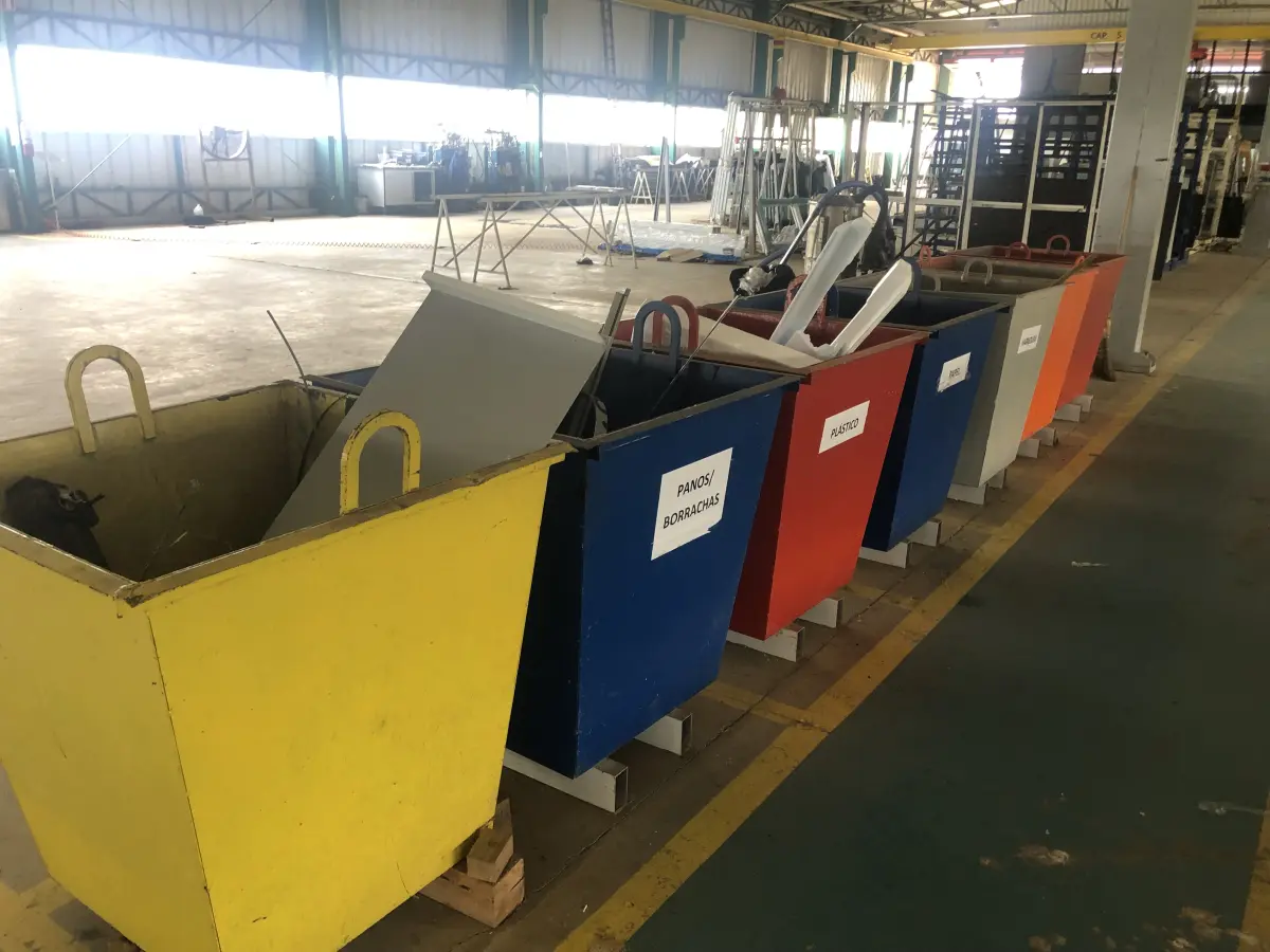 LOTE 001 - LOTE ENGLOBADO DE MAQUIINAS E EQUIPAMENTOS