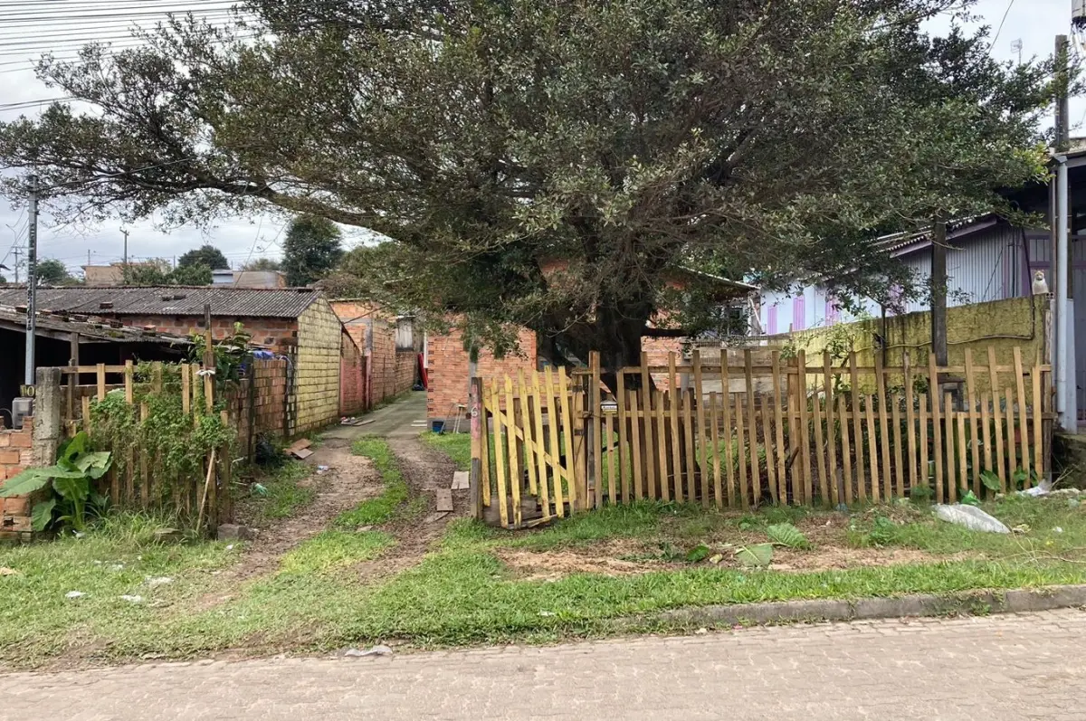 LOTE 111 - Um terreno constituído do lote número dois (2), da quadra número vinte e sete (27)