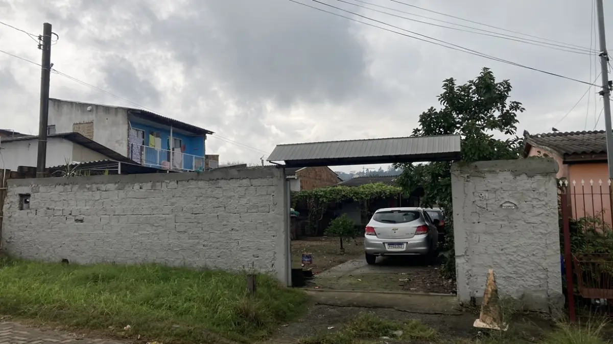 LOTE 066 - Um terreno constituído do lote número quatro (4), da quadra número vinte e quatro (24)