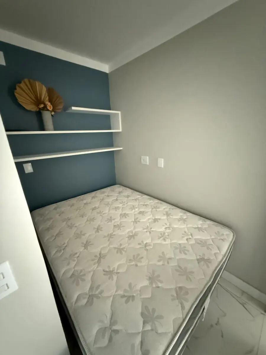 LOTE 002 - O apartamento nº 502 e o Box n° 19, do Edifício Residencial Bella Mare, situado à avenida Beira Mar, nº 1035, em Capão da Canoa/RS. (ATENÇÃO OS MOVEIS, AR CONDICIONADO, EQUIPAMENTOS, CORTINAS NÃO ESTÃO INCLUIDOS NO LEILÃO E SERÃO RETIRADOS APÓS O LEILÃO) DETALHES COM O LEILOEIRO