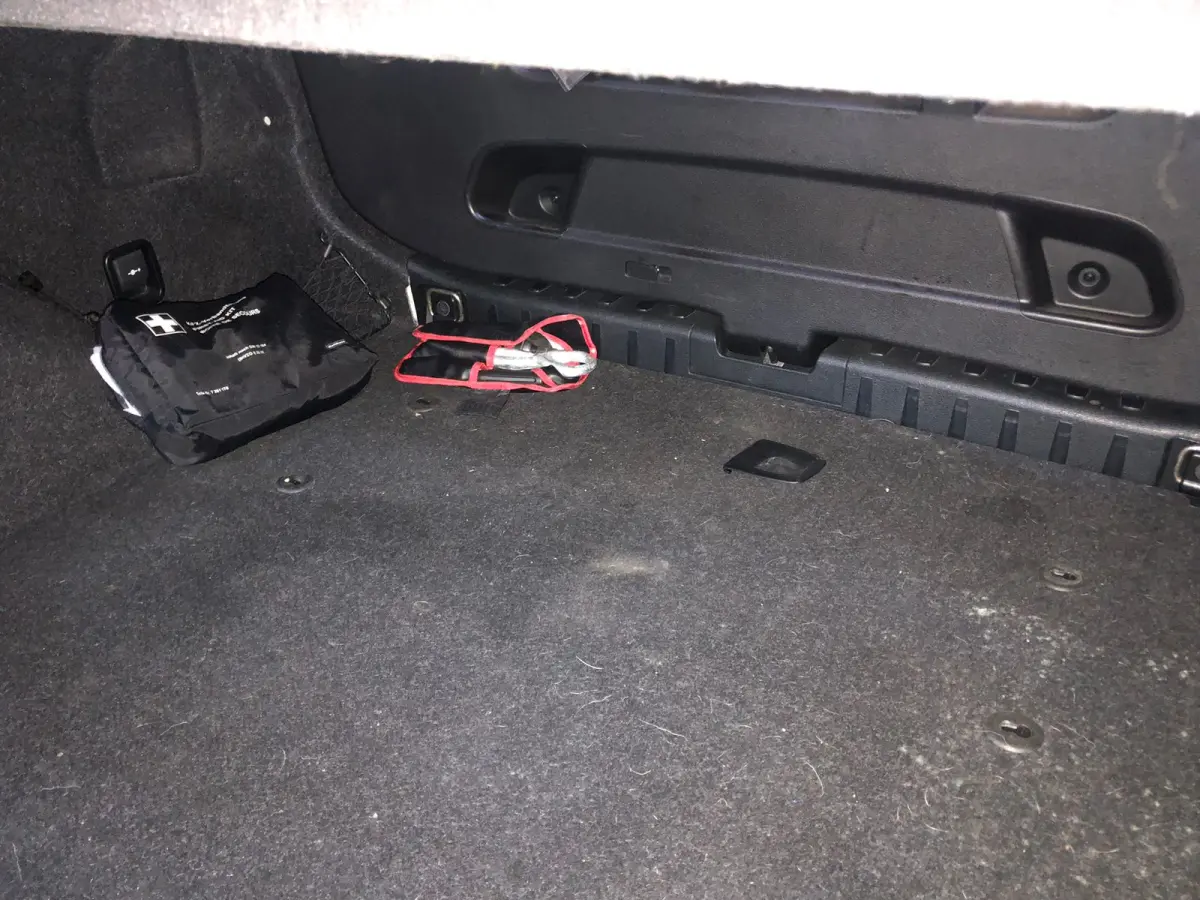 LOTE 001 - BMW X1 XDRIVE 28i 3.0 24v 4x4 Aut., Gasolina, ano 2010/2011, cor branca