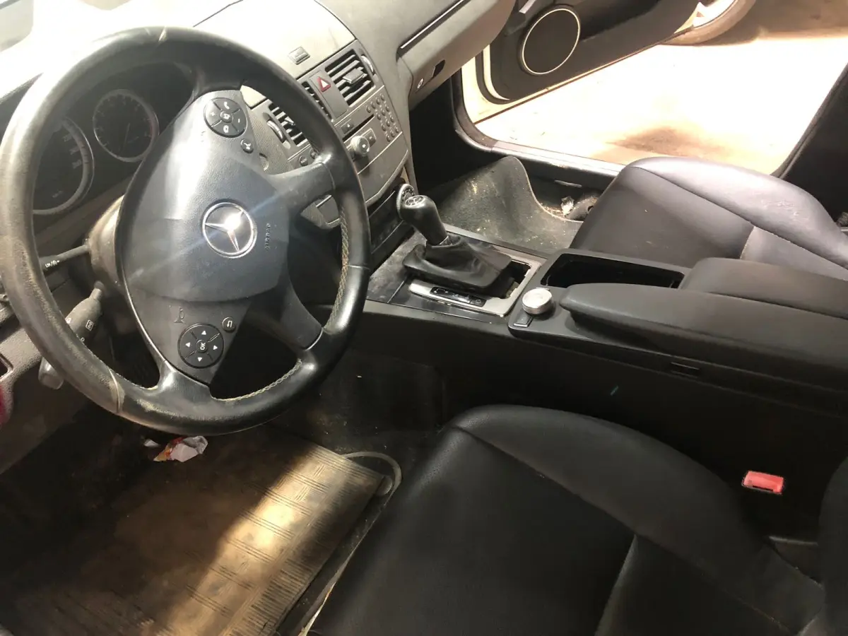 LOTE 003 - Mercedes Benz C-180 CGI 1.8 16V 156cv Aut., ano 2011, cor branca