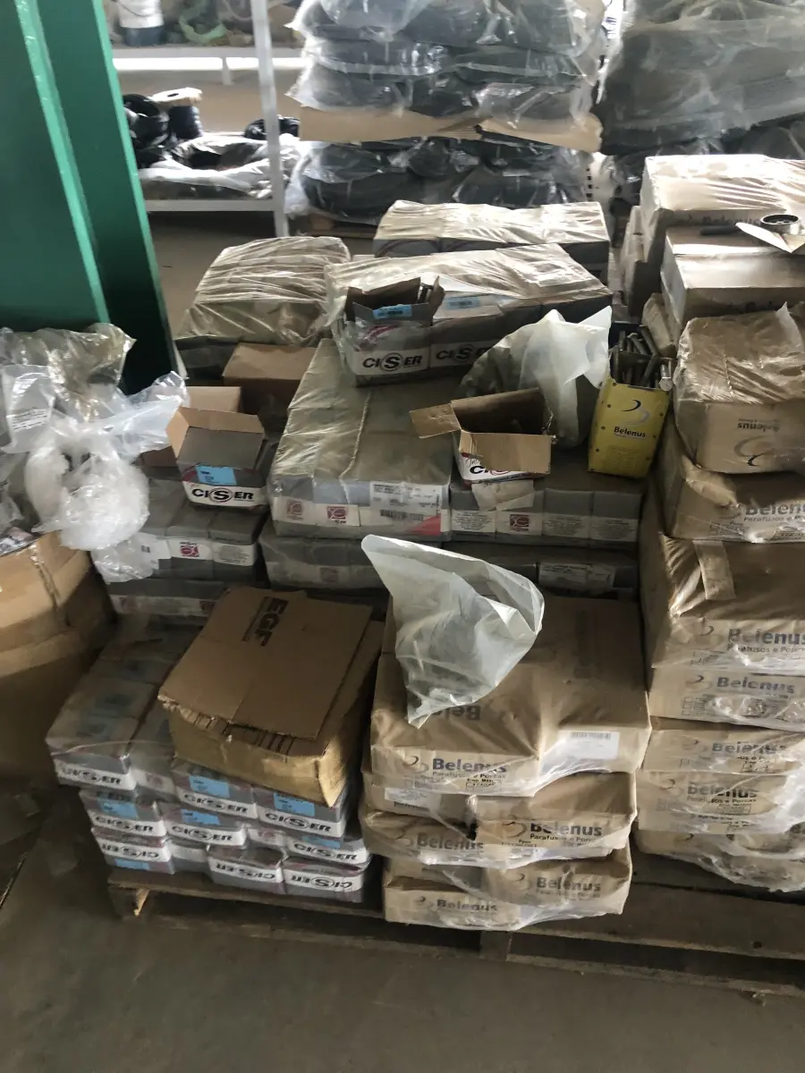 LOTE 001 - LOTE ENGLOBADO DE MAQUIINAS E EQUIPAMENTOS