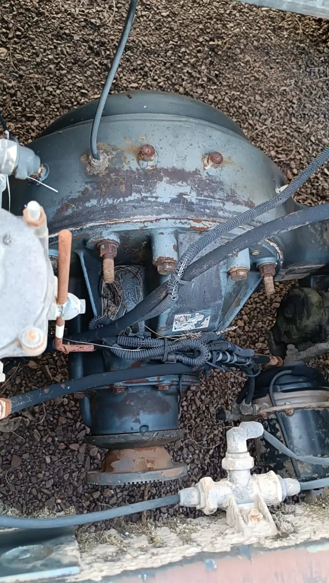 LOTE 000 - IVECO STRALIS HD/NR 570-S38T 3-Eixos 2p (dies), fabricação/modelo 2009/2010