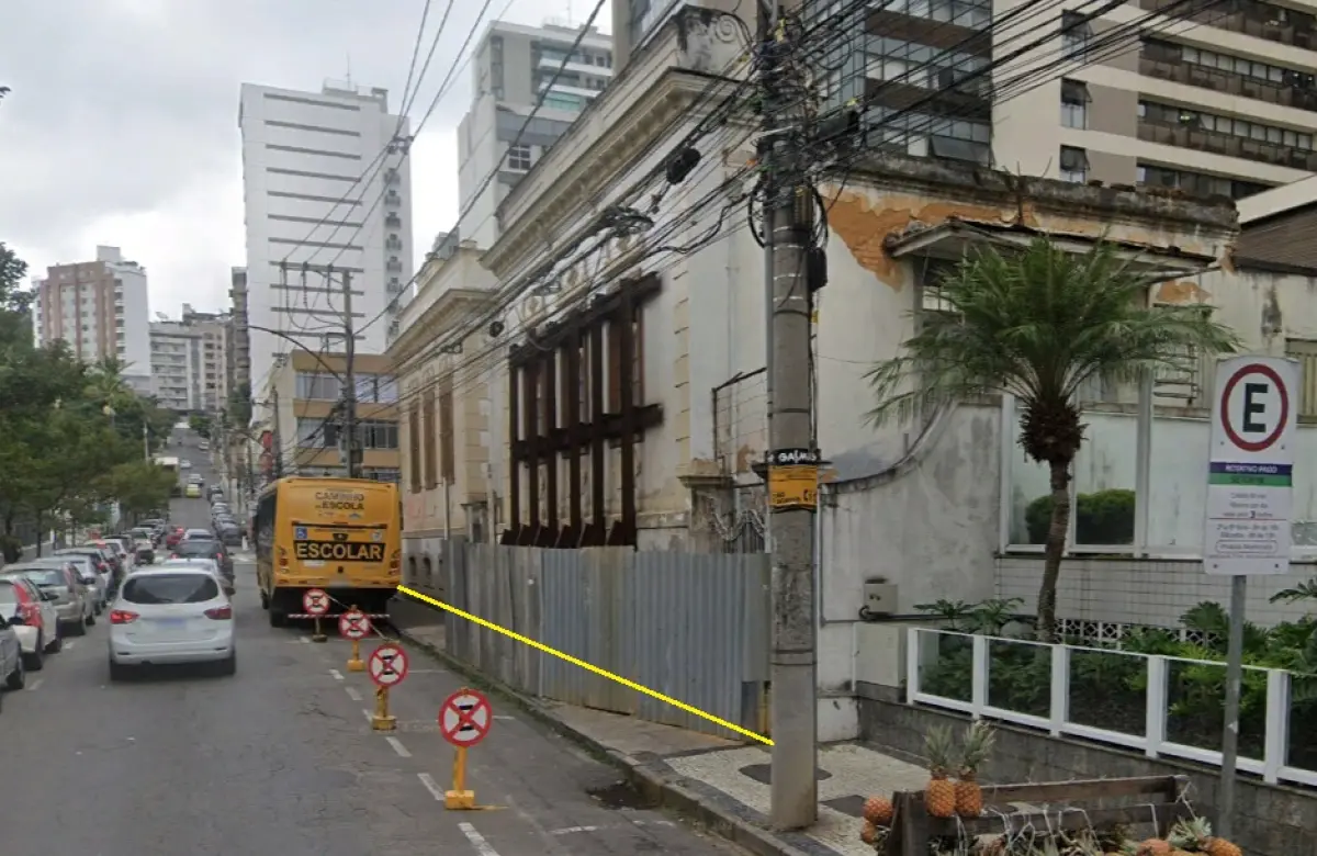 LOTE 001 - CASAS GÊMEAS NA RUA BATISTA DE OLIVEIRA - JUIZ DE FORA - TOT. 620M2 APROX... OBS: PARA ASSISTIR O LEILÃO POR VIDEO COPIE O LINK E COLE EM UM NOVO NAVEGAR : https://us06web.zoom.us/j/83505116549?pwd=VM7aERgkLaZu7MHTChhN7YcJcv774A.1