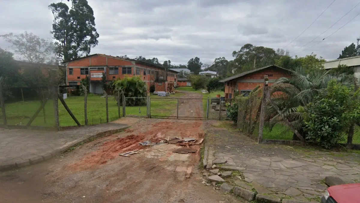 LOTE 001 - IMOVEL INDL NA RUA ITALO RAFFO 615, DIST IND CACHOEIRINHA