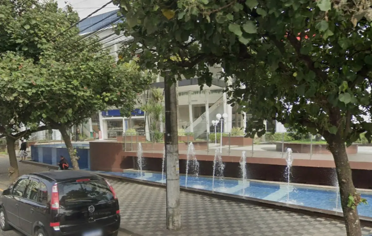 LOTE 000 - Loja Comercial nº 214, no Condomínio SHOPPING THE BLUE OFFICE, na Av. Sem Feijó 686, Vila Matia, Santos SP, com 101,385m2 de área total, sendo 45,00m2 de área útil, área de uso comum com 56,385m2