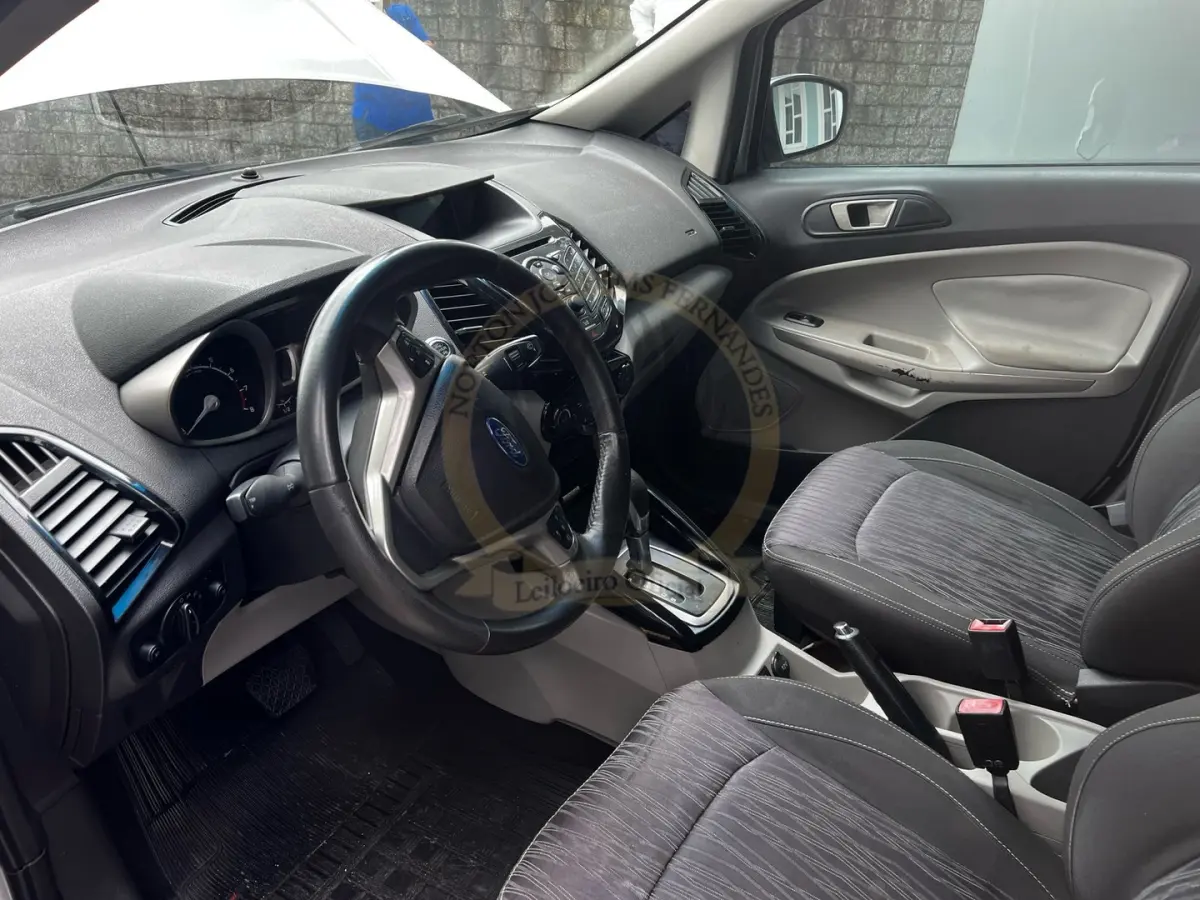 LOTE 001 - Ecosport Titanium 2.0 Aut., cor prata, ano 2014/2014