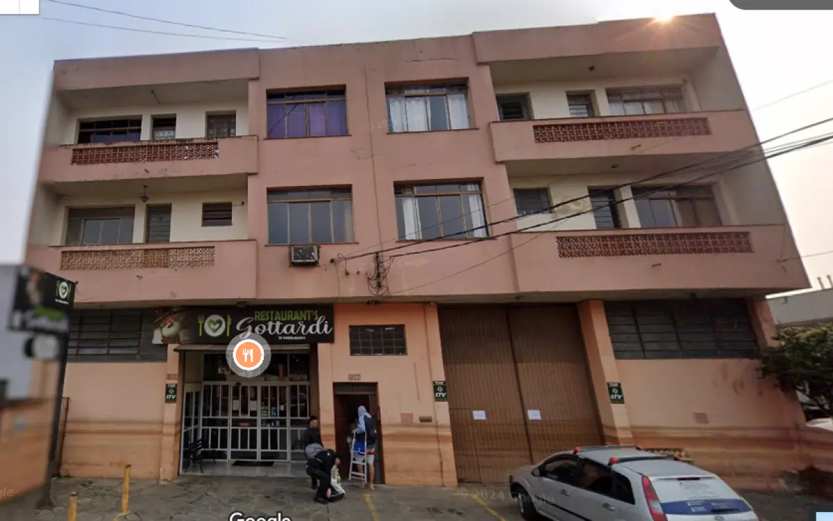 LOTE 000 - O apartamento número 202 do edifício sob o nº 1246 da Rua Dona Margarida