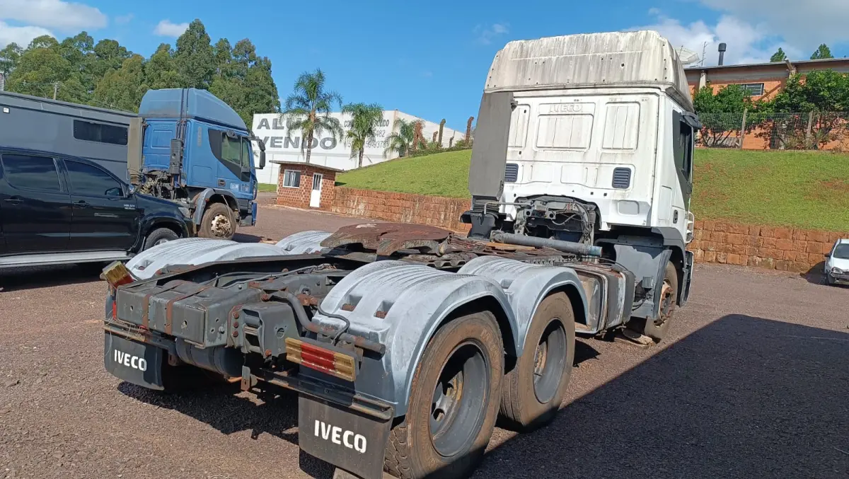 LOTE 000 - IVECO STRALIS HD/NR 570-S38T 3-Eixos 2p (dies), fabricação/modelo 2009/2010