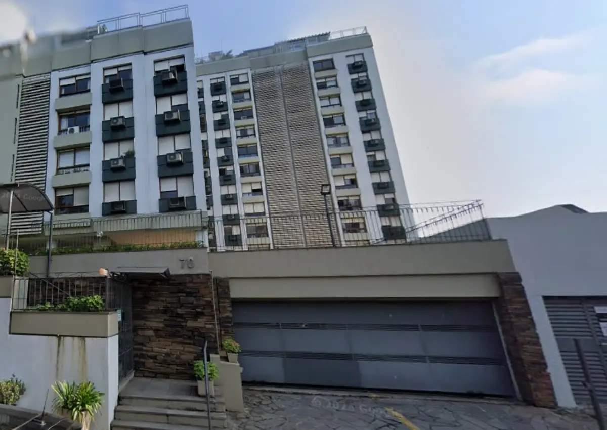 LOTE 000 - O espaço-estacionamento número 120, no Bloco Bertioga, do Conjunto Residencial Portal Carlos Gomes, sito à Rua Dr. Guimarães Rosa, sob número 70