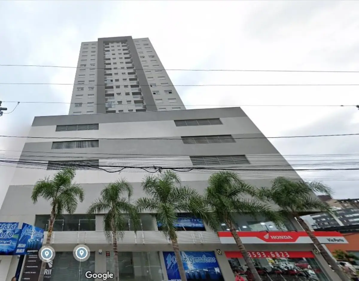 LOTE 020 - Um apartamento sob a numeração de 1202 e Box 416, no Condomínio Start Residence. Situado no bairro Centro, na Av. Primeiro de Março nº 733.