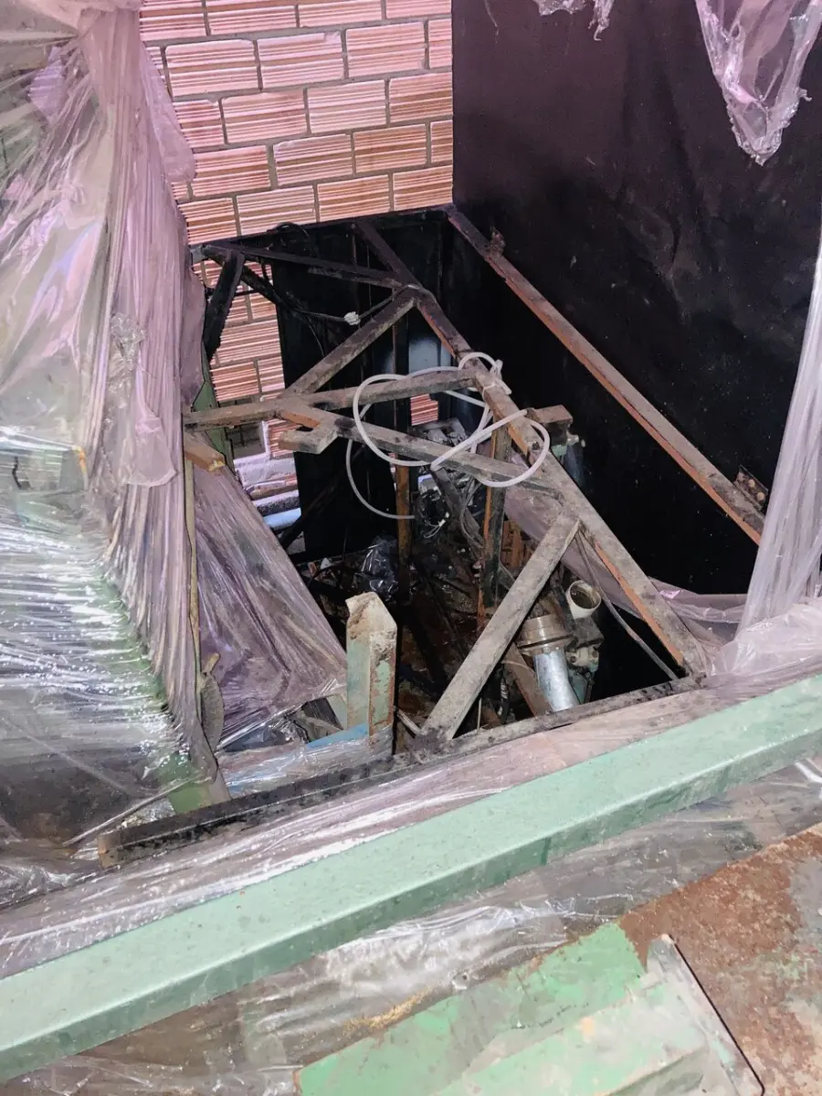 LOTE 052 - Máquina de solda gaxeta profissional