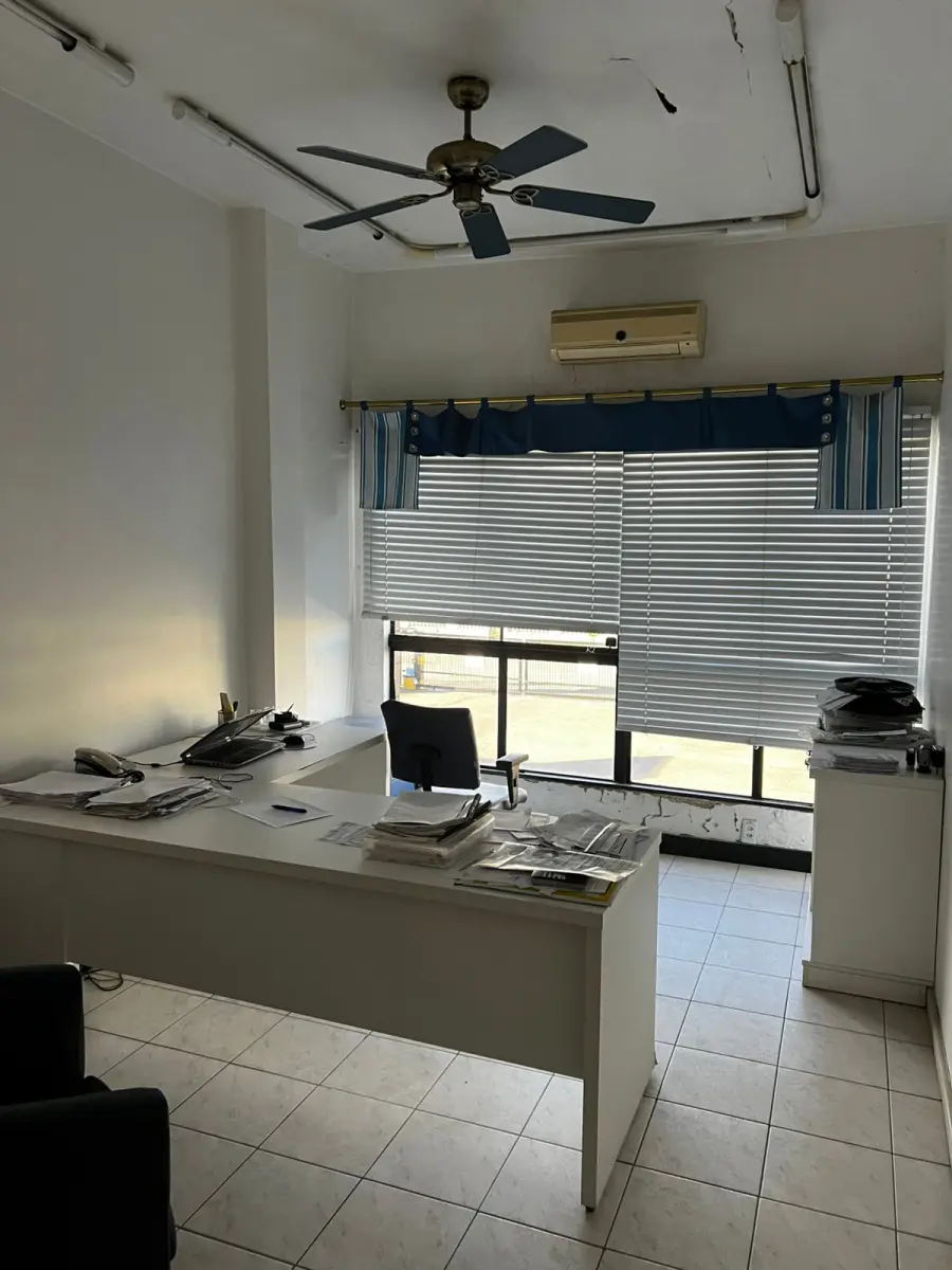 LOTE 001 - Depósito nº 9 do Empreendimento Condominial na R. Sergio Jungblut Dieterich nº 816, Porto Alegre, com entrada independente, e 3 box