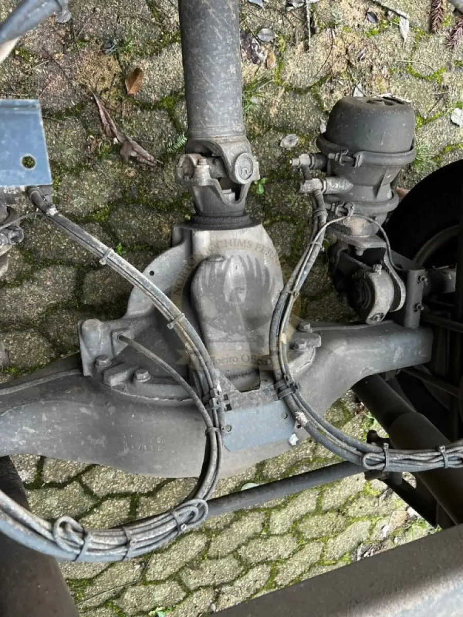 LOTE 002 - Caminhão M.Benz/Accelo 815 CE, diesel, cor branca, carroceria fechada/cabine estendida, fabricação/modelo 2021/2022 (sem chave)