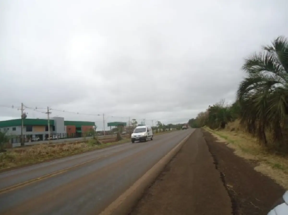 LOTE 000 - Uma fração de terras, sem benfeitorias, com a área superficial de 20.000,00 m², sita na RS 344, no lugar denominado Campos dos Carvalhos, no Município de Giruá