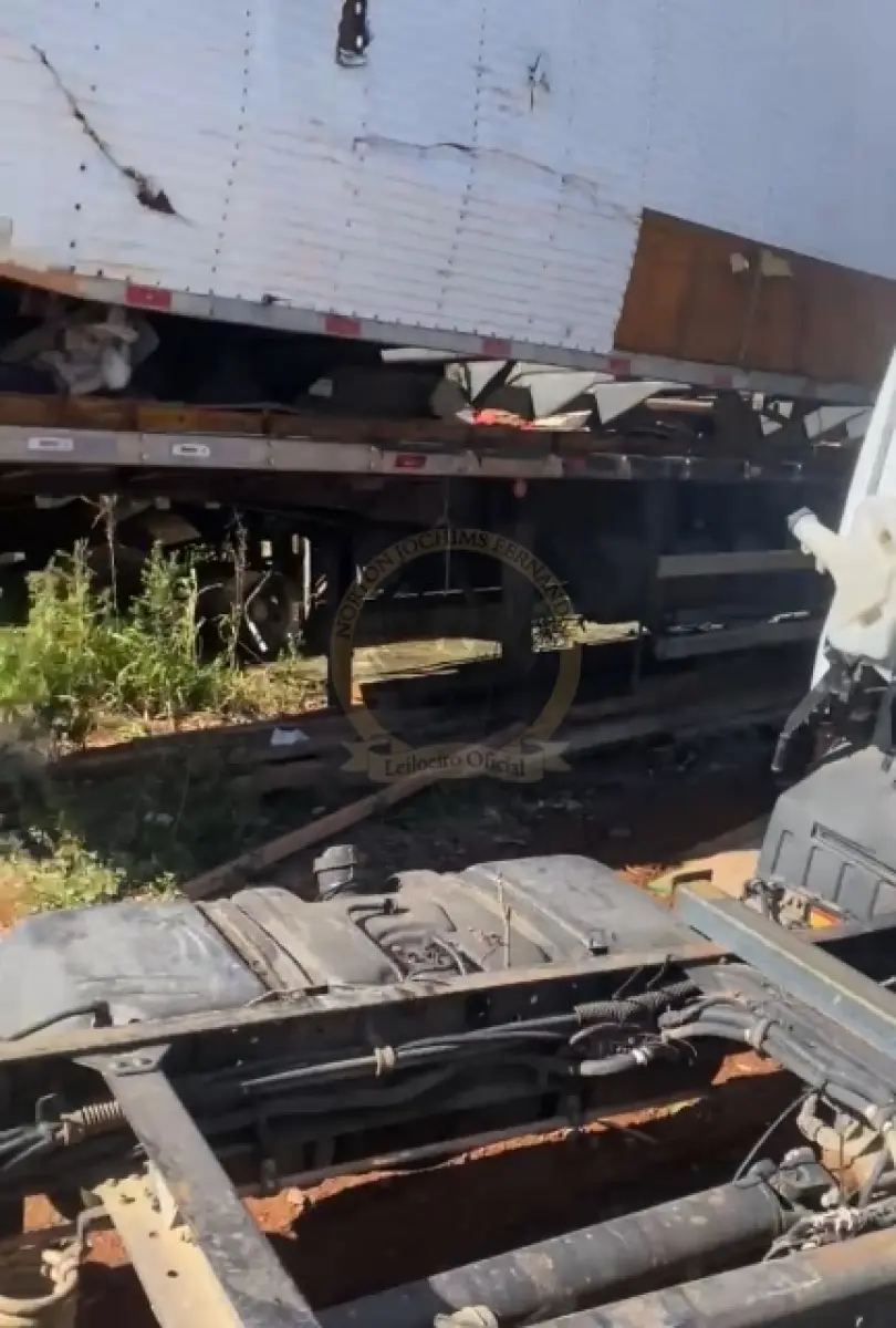 LOTE 009 - Caminhão Hyundai HD 80, fabricação/modelo 2021/2022, diesel, cor branca, carroceria fechada (sem chave)