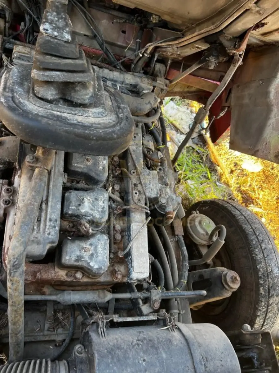 LOTE 003 - VOLKSWAGEN – 8-140 2p (diesel), fabricação/modelo 1995/1995, cor: vermelha (sem chave)