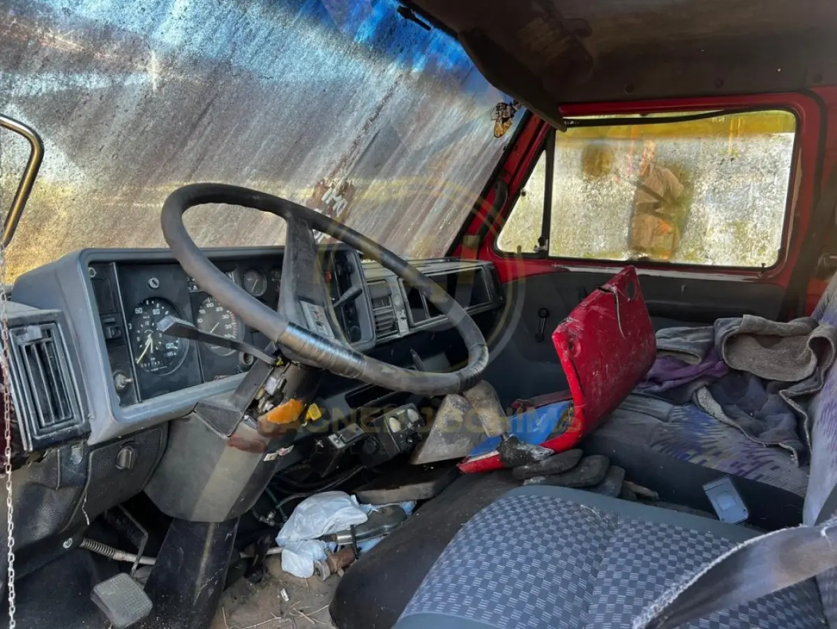 LOTE 003 - VOLKSWAGEN – 8-140 2p (diesel), fabricação/modelo 1995/1995, cor: vermelha (sem chave)