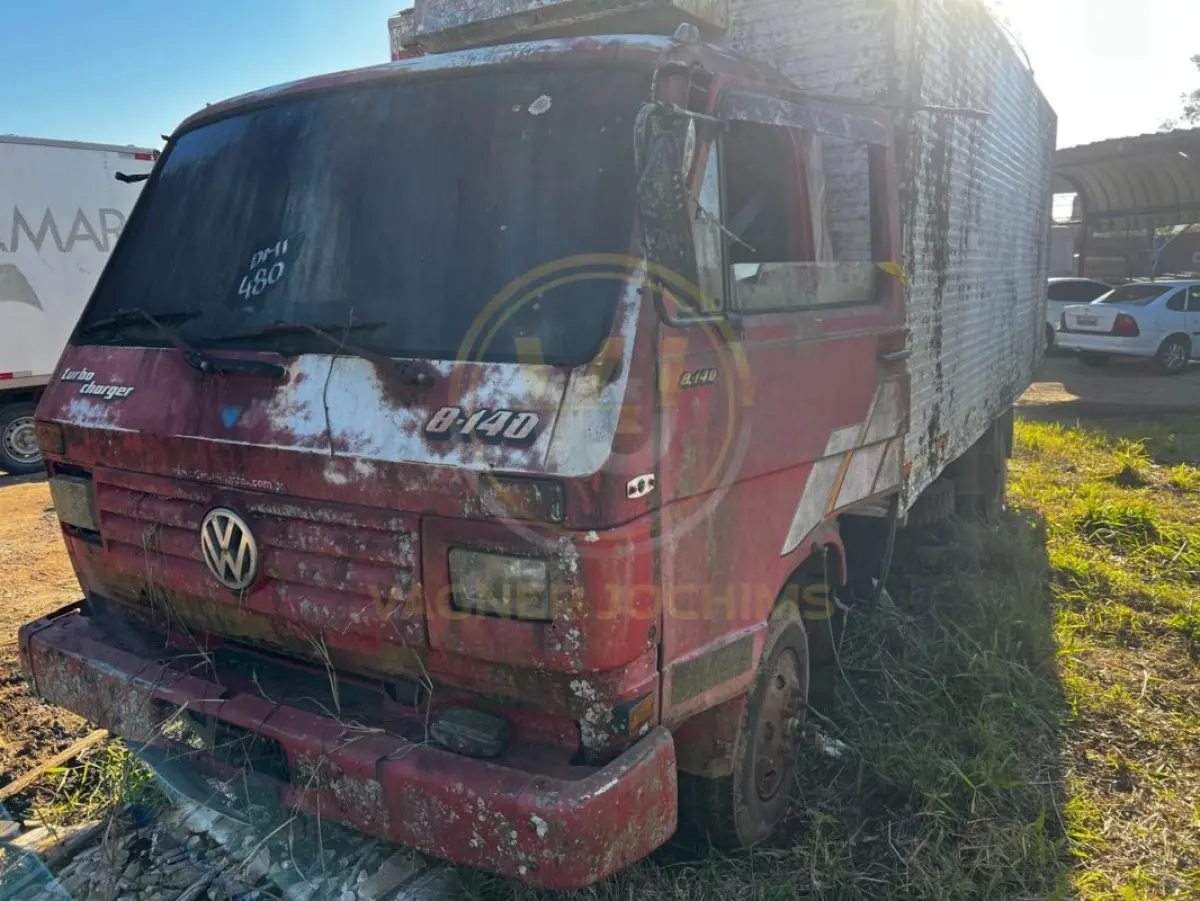 LOTE 003 - VOLKSWAGEN – 8-140 2p (diesel), fabricação/modelo 1995/1995, cor: vermelha (sem chave)