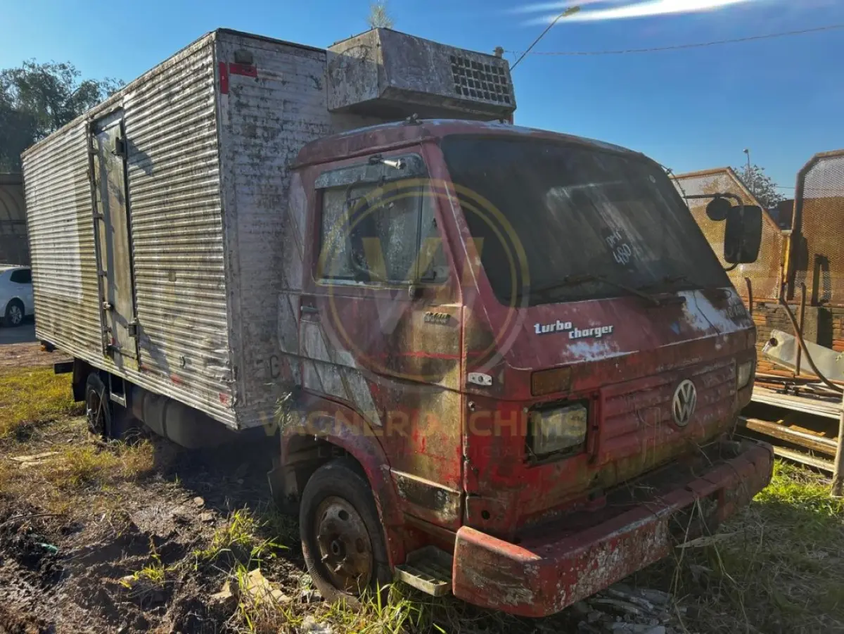 LOTE 003 - VOLKSWAGEN – 8-140 2p (diesel), fabricação/modelo 1995/1995, cor: vermelha (sem chave)