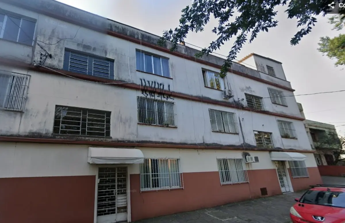 LOTE 000 - O apartamento 303, do Edifício Colatto, localizado na Avenida Marquês de Souza, nº 36, Porto Alegre