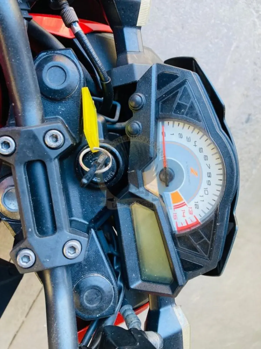 LOTE 007 - KAWASAKI/Z300, fabricação/modelo 2017/2018, placa QIT 9J46, cor laranja.