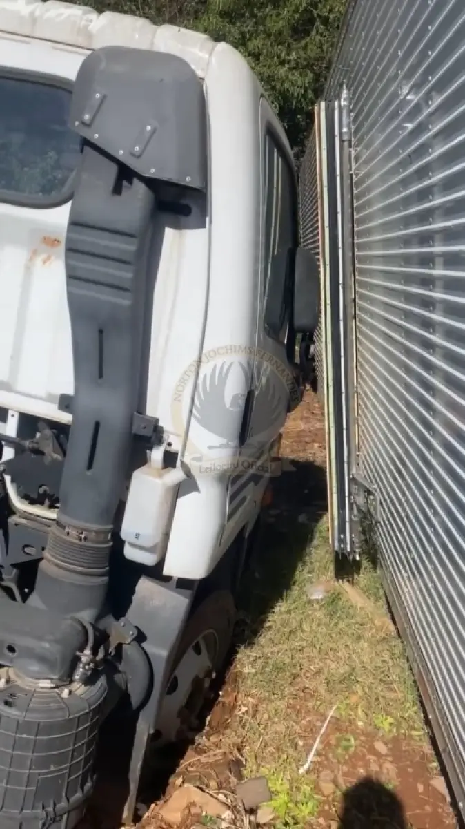 LOTE 009 - Caminhão Hyundai HD 80, fabricação/modelo 2021/2022, diesel, cor branca, carroceria fechada (sem chave)