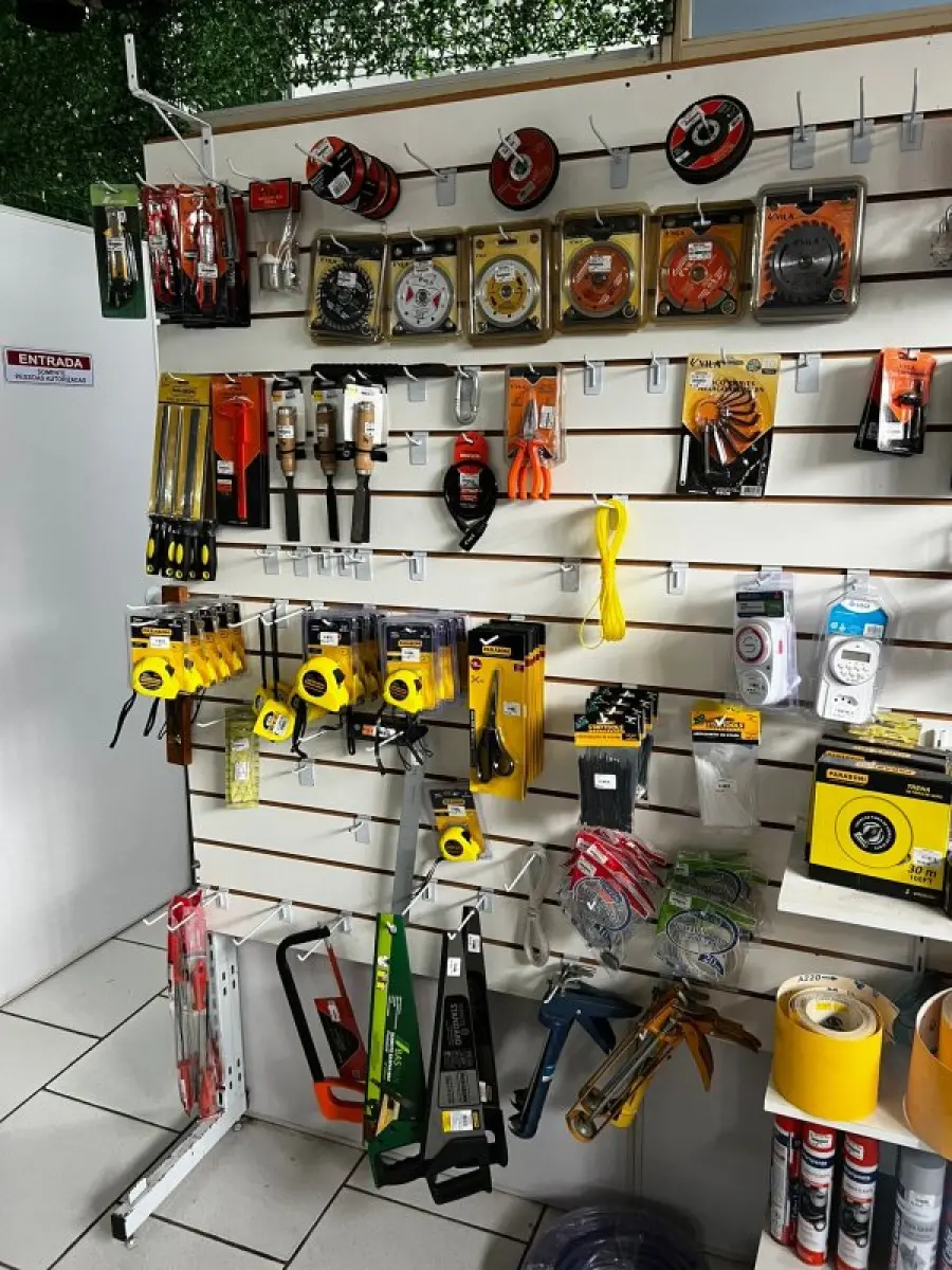 LOTE 001 - Loja agropecuária completa (toda a loja)