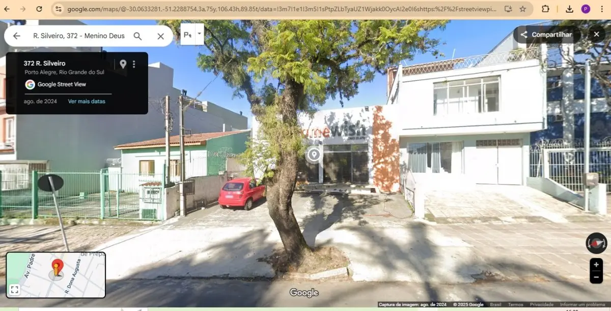 LOTE 000 - O prédio de alvenaria, localizado na Rua Silveiro, nº 372, Bairro Menino Deus, e o respectivo terreno de forma retangular, medindo 49,50m de frente a fundo, com 11,00m