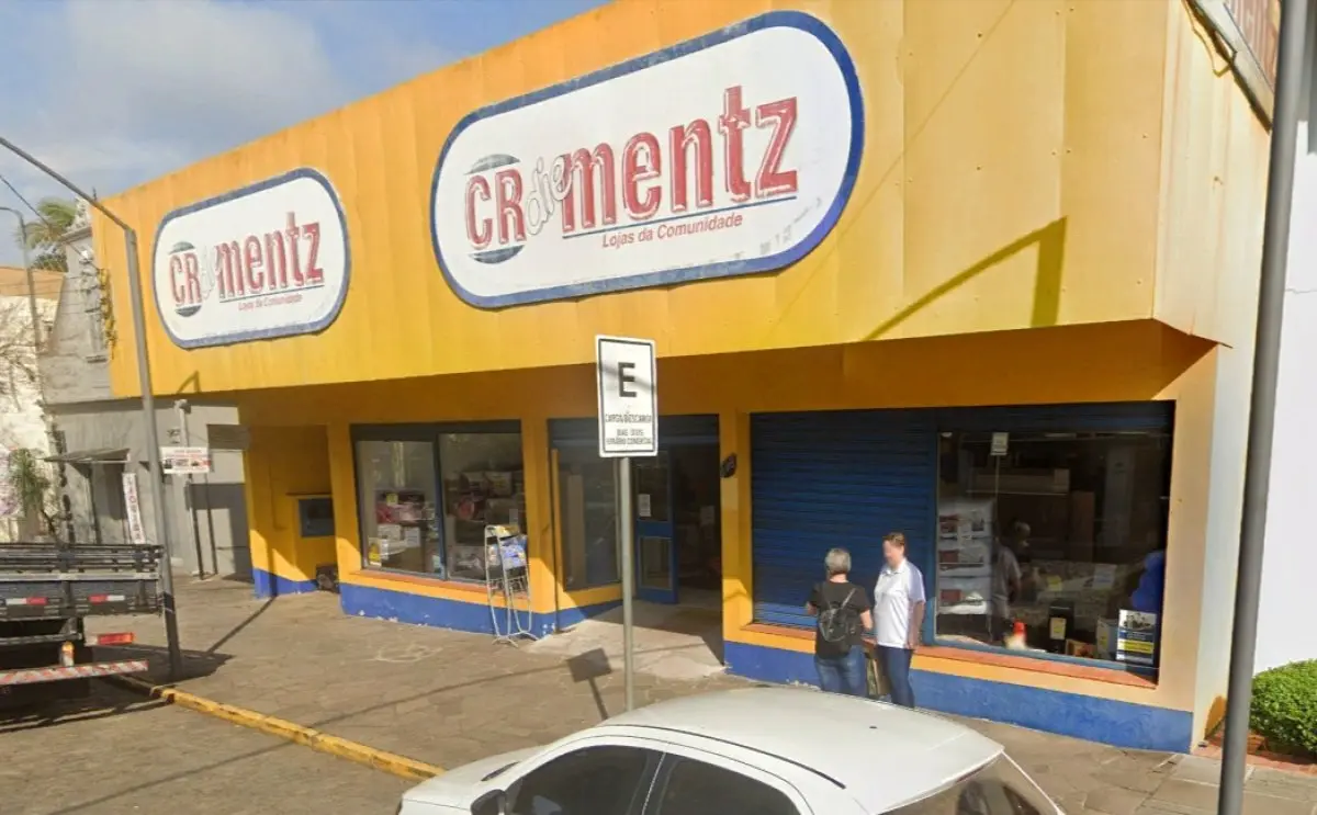 LOTE 002 - GRANDE IMÓVEL EM DOIS IRMÃOS NO CENTRO COM 465M2  E APROX. 445M2 CONSTRUÍDOS - OTIMO PARA LOJA