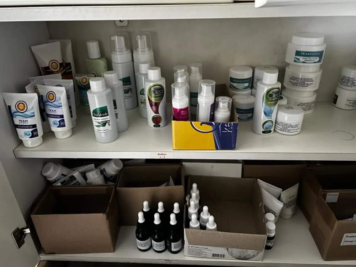 LOTE 000 - FARMACIA DE MANIPULAÇÃO COMPLETA