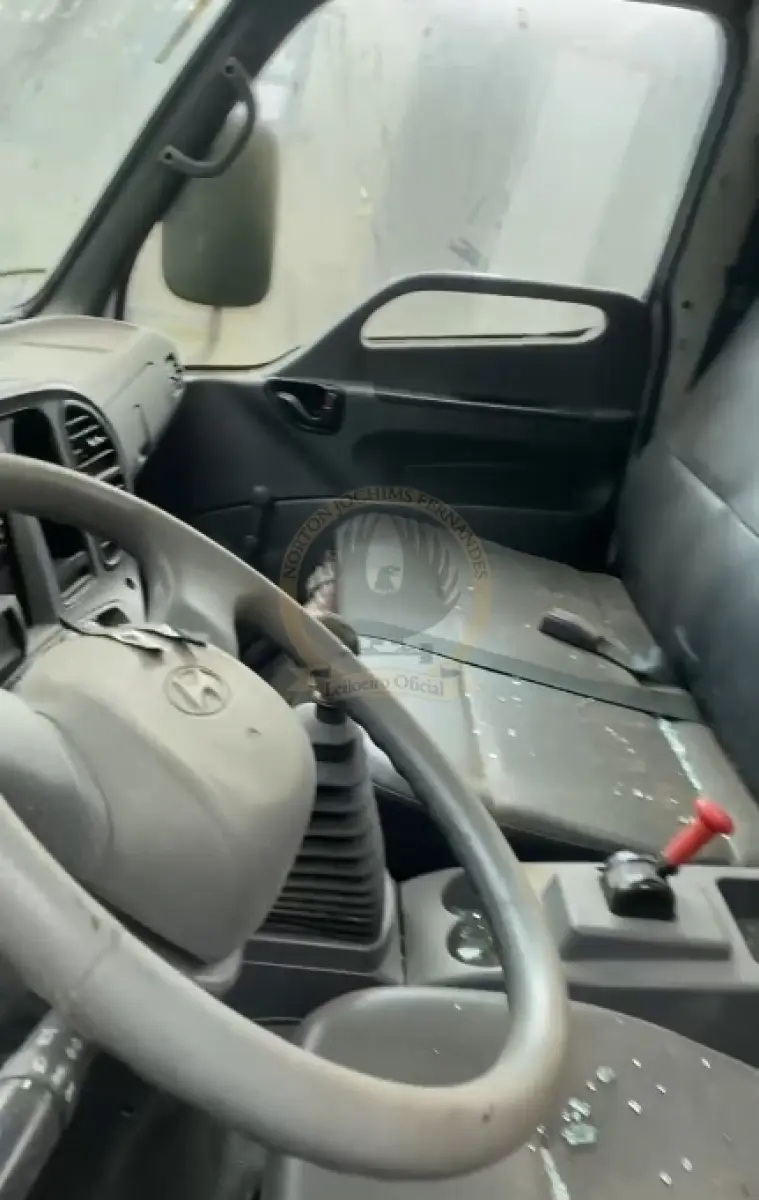 LOTE 010 - Caminhão Hyundai/HD 80, fabricação/modelo 2021/2022, diesel, cor branca, carroceria fechada (sem chave)