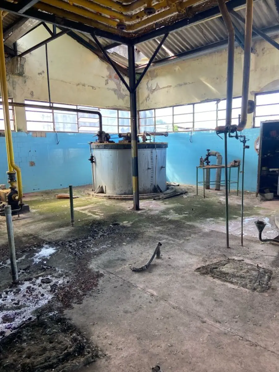 LOTE 027 - Tanque oleo