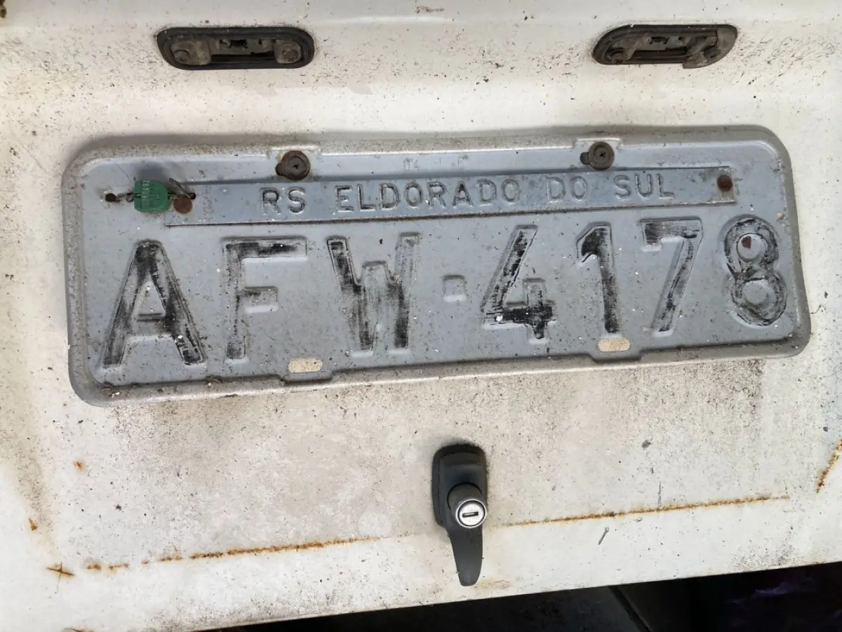 LOTE 037 - VW/Kombi, fabricação/modelo 1989/1989, cor branca