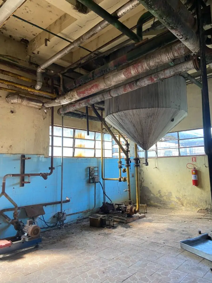 LOTE 027 - Tanque oleo