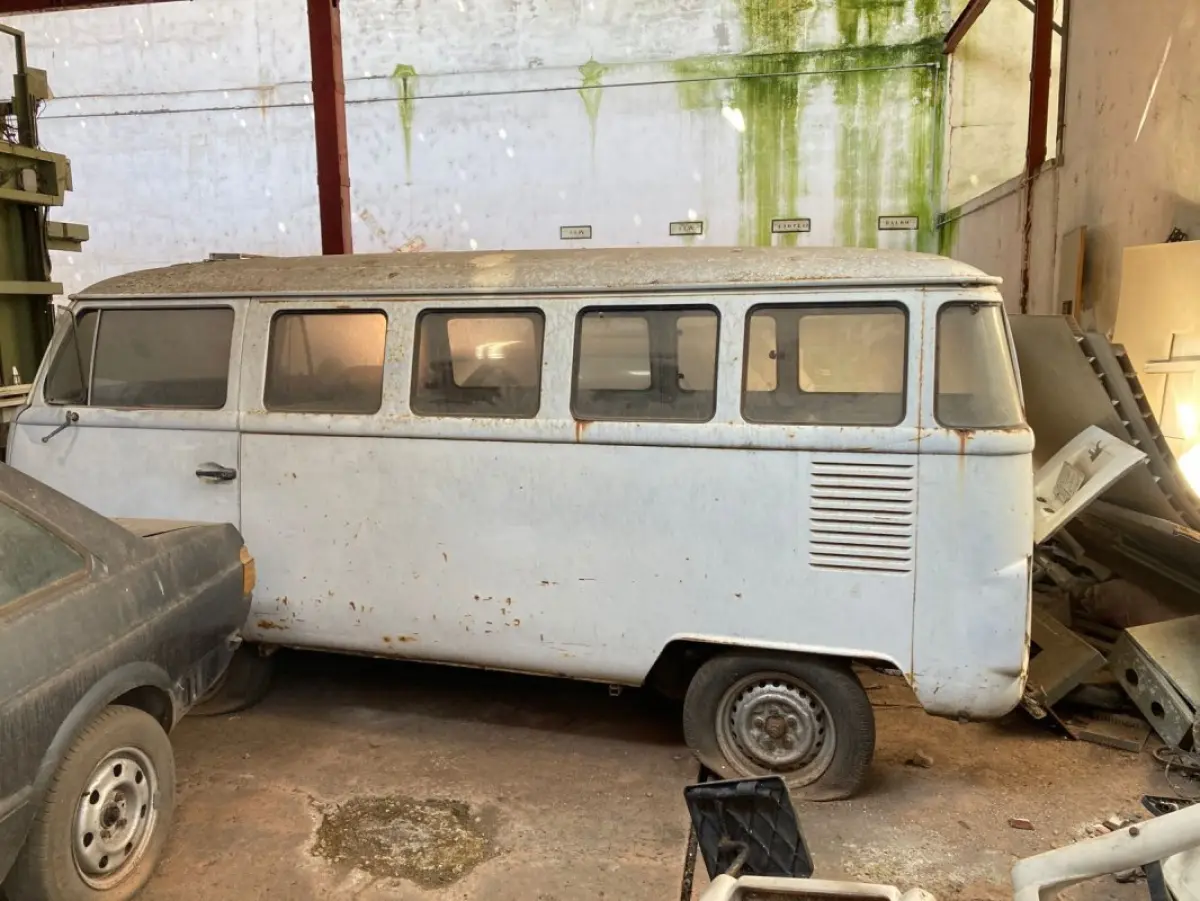 LOTE 037 - VW/Kombi, fabricação/modelo 1989/1989, cor branca