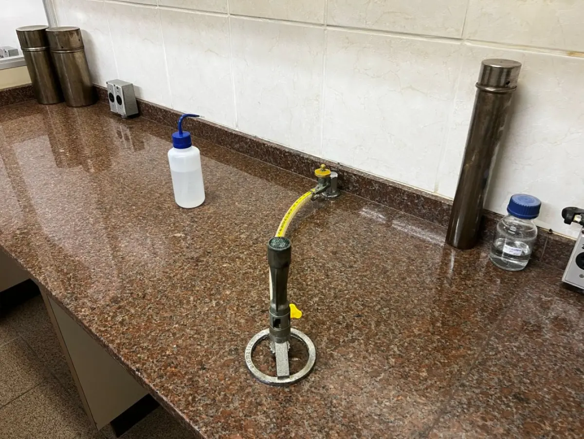 LOTE 016 - Laboratório