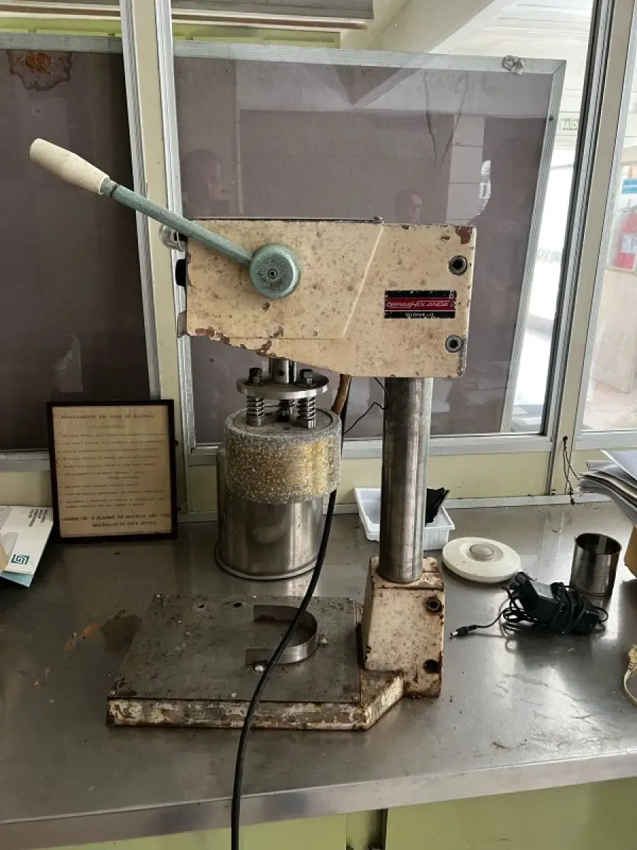 LOTE 016 - Laboratório