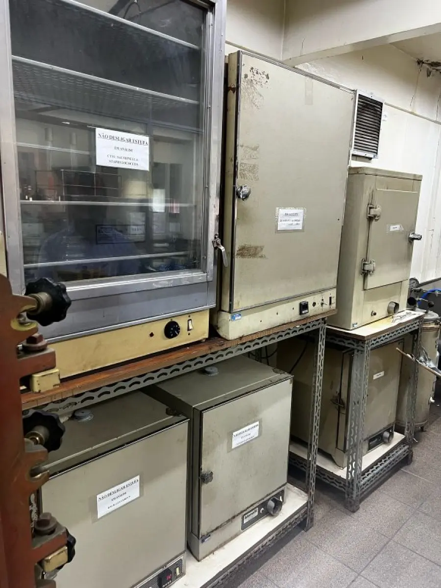 LOTE 016 - Laboratório