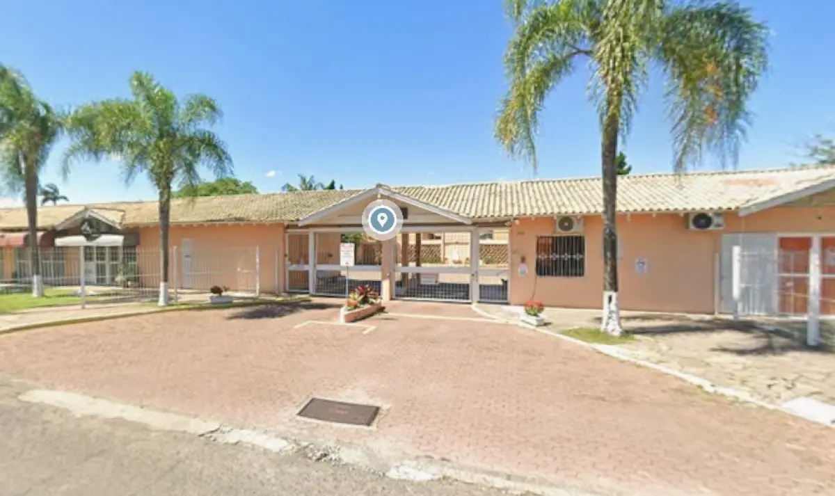 LOTE 000 - A casa nº 85, do Condomínio Horizontal “Jardine Di Verdi”, localizado na Rua Paes Leme, nº 715, Canoas/RS, possuindo a área privativa de 87,75m²