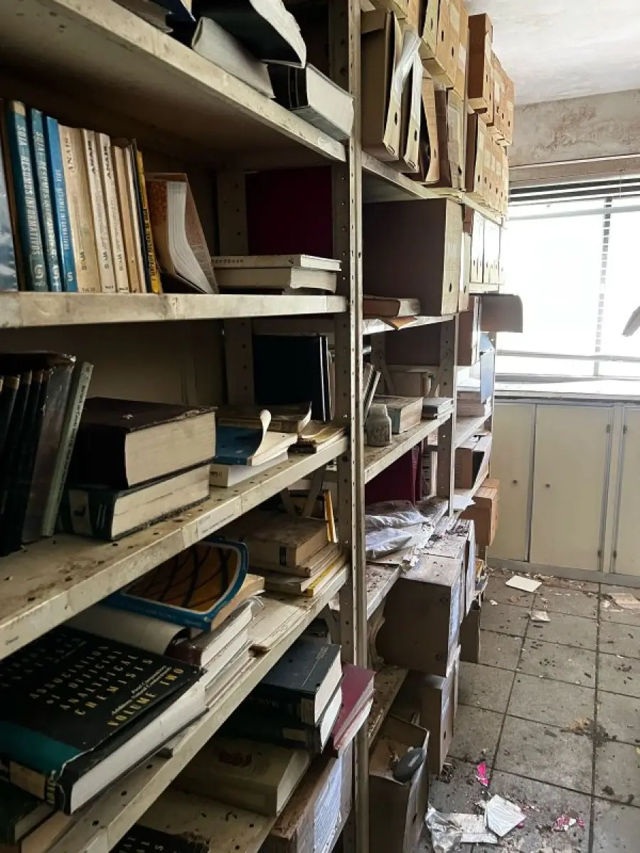 LOTE 016 - Laboratório